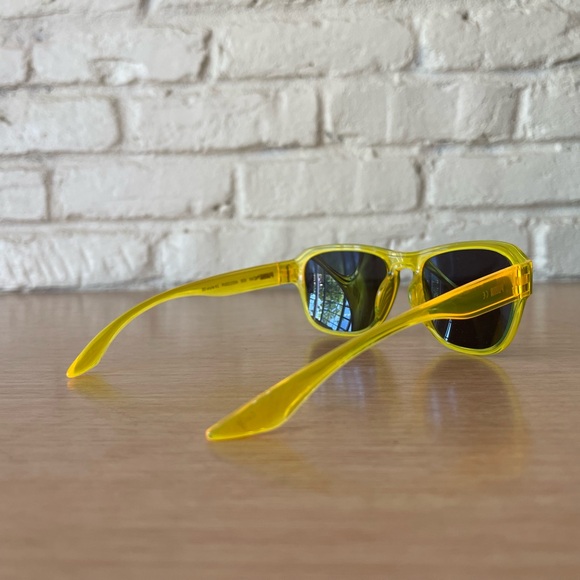 PUMA Unisex Polarized Sunglasses PUD111SA 3D Style V1 56-19-140 Yellow Gold New - Picture 6 of 10